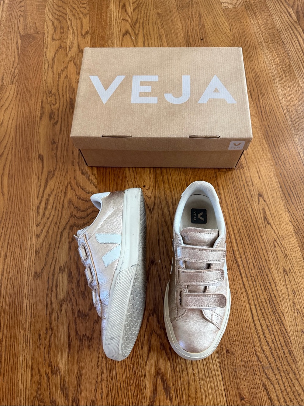 Veja Recife Chromefree Gold Sneakers - Picture 4 of 9